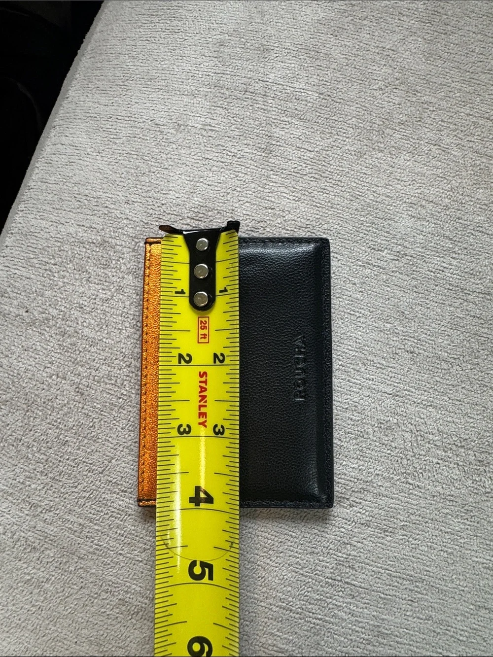 Roucha compact black